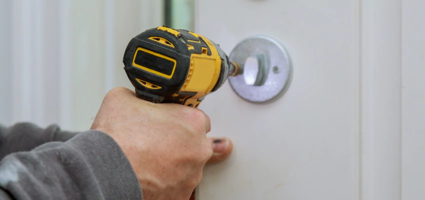 Street Locksmith For Smart Lock Repair in Midland, ON