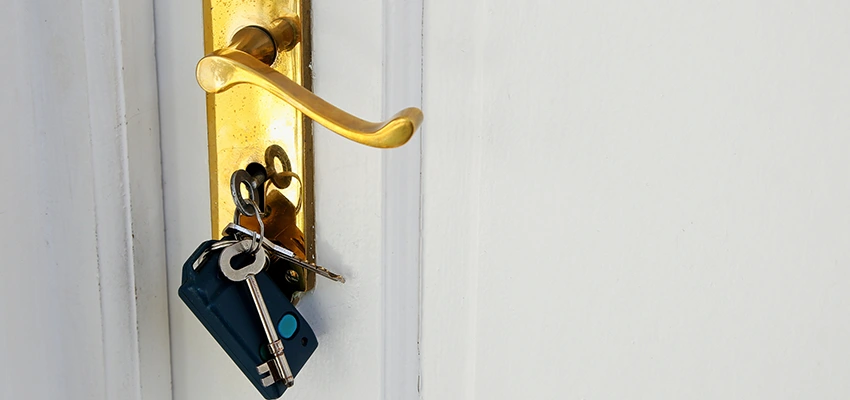 Broken Door Key Extraction in Midland, ON